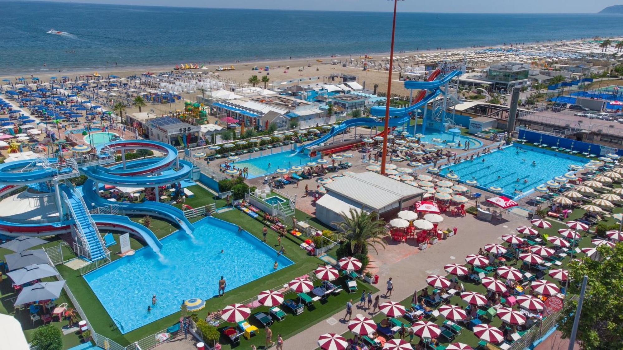 Hotel Nuova Medusa Rimini Kültér fotó