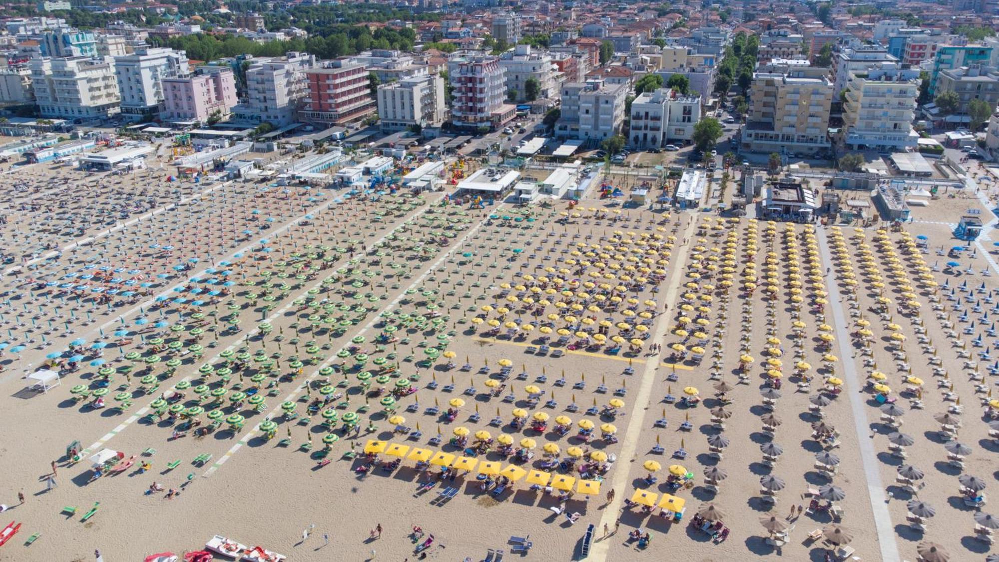 Hotel Nuova Medusa Rimini Kültér fotó