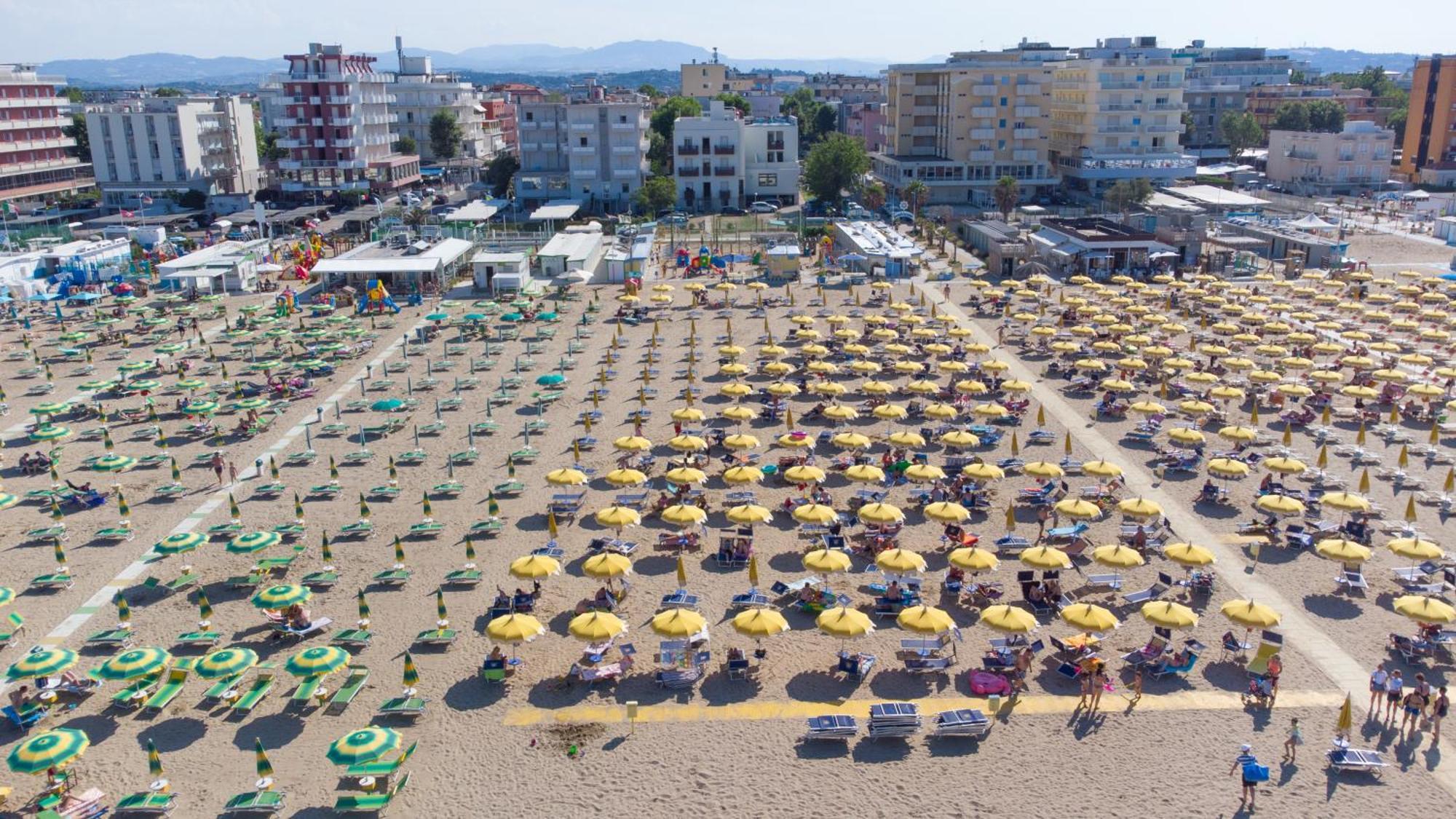 Hotel Nuova Medusa Rimini Kültér fotó