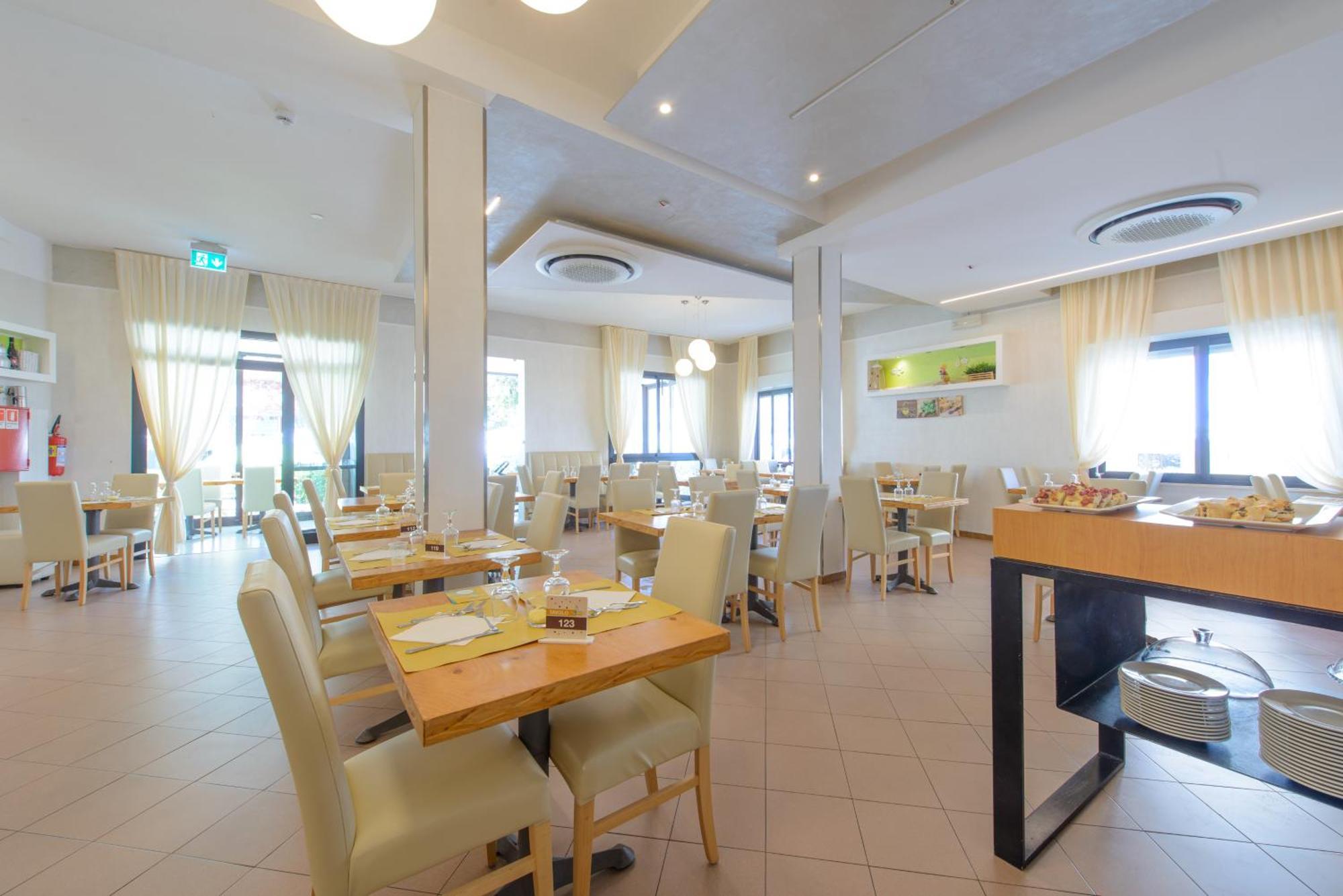 Hotel Nuova Medusa Rimini Kültér fotó