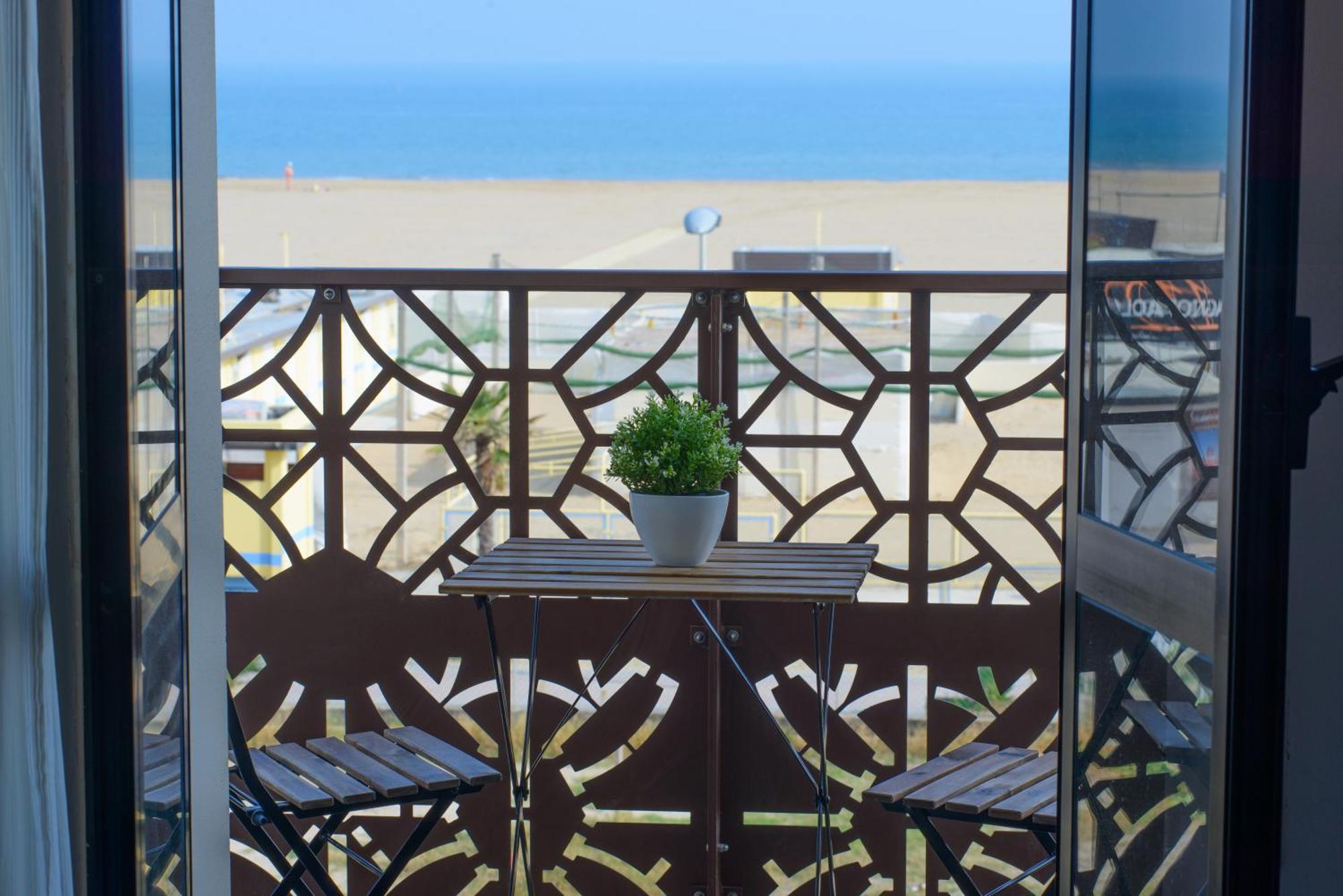 Hotel Nuova Medusa Rimini Kültér fotó