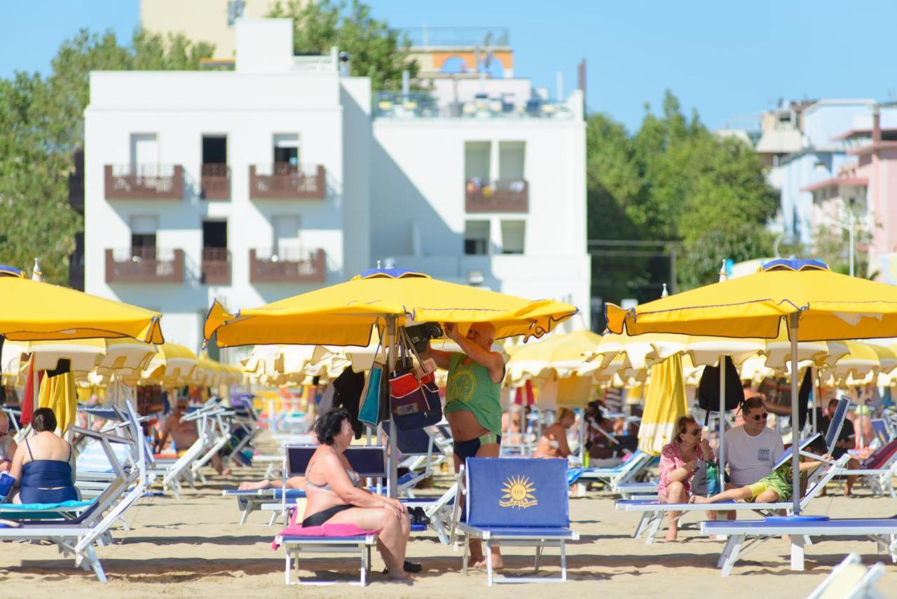 Hotel Nuova Medusa Rimini Kültér fotó